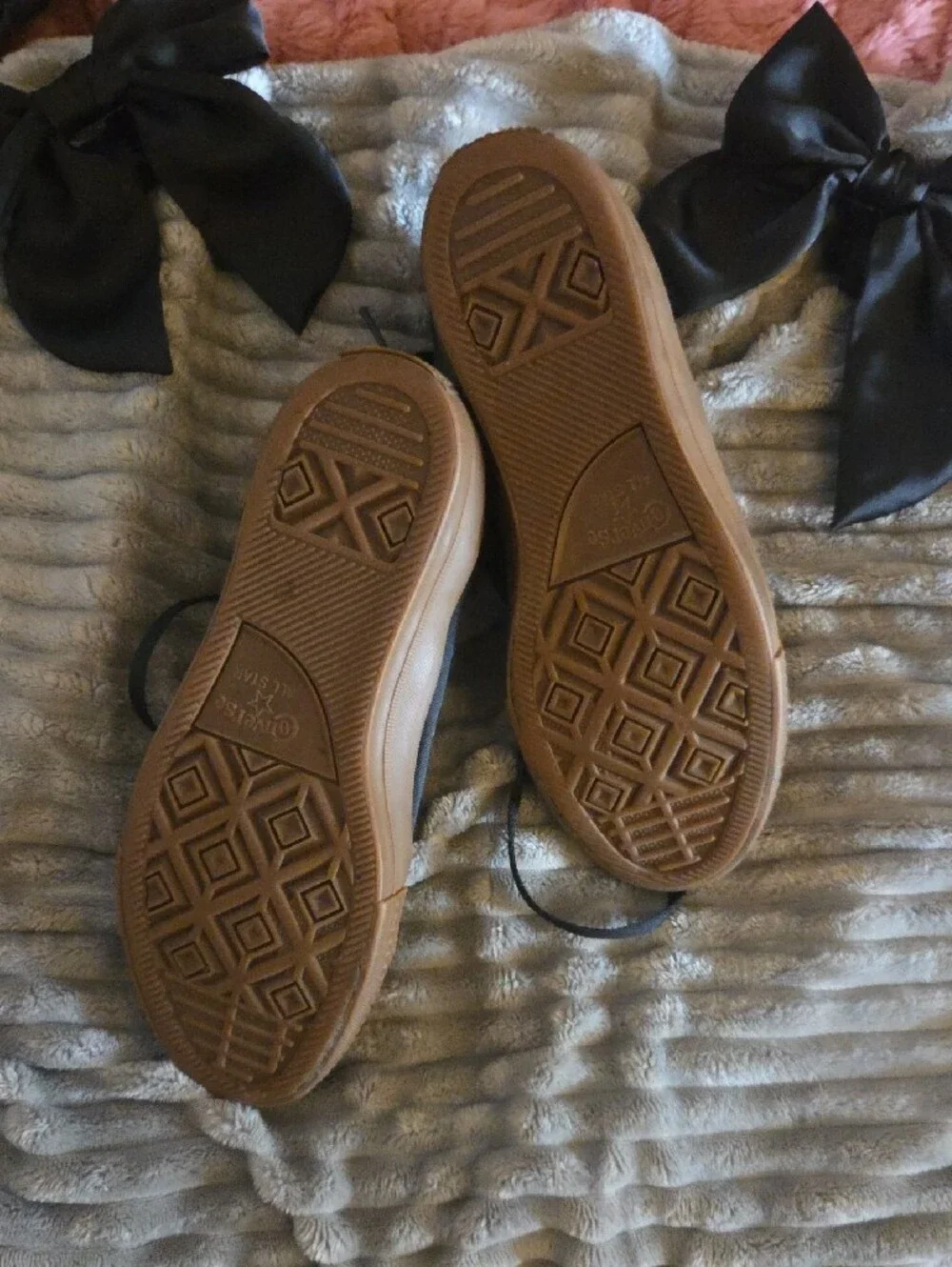 Converse lace sole metal